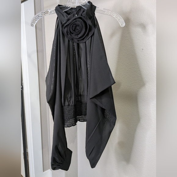 Elegant Black Women's Top with Floral Detail - Picture 7 of 7